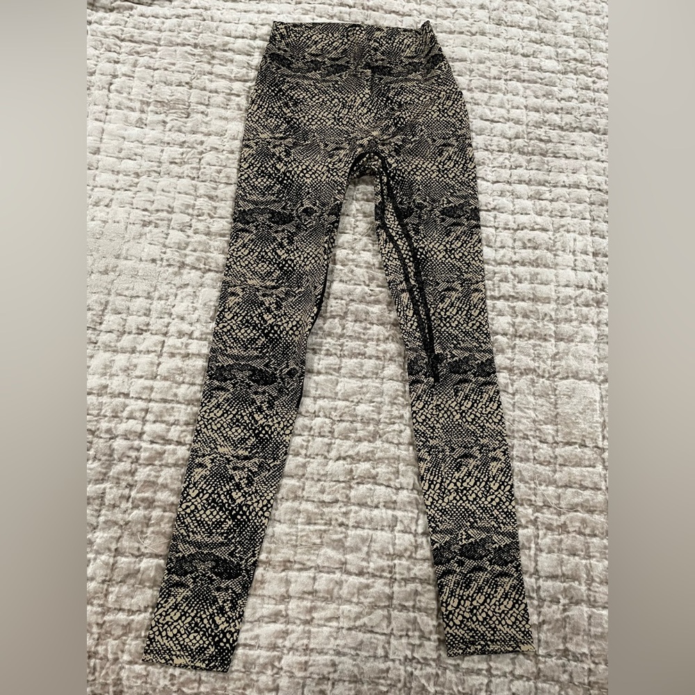K-DEER snakeskin, sneaker length leggings